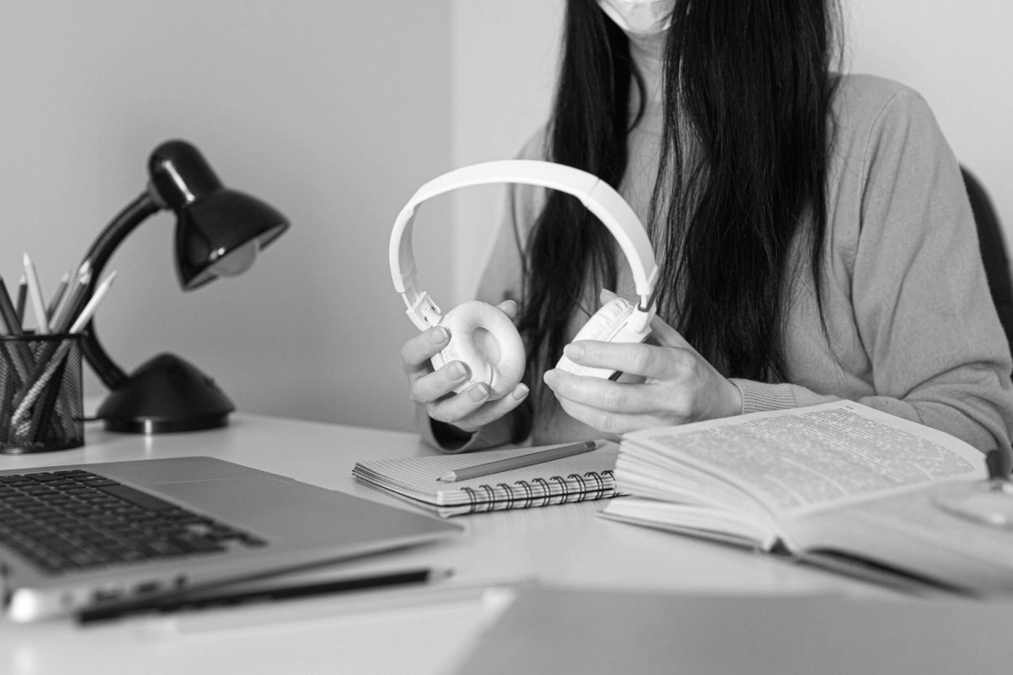 Modernes Büro in Köln mit Blick auf Finanzanalyse-Tools und Schulungsmaterialien